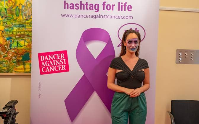 20241119 Fotoshooting mit Manfred Baumann fuer den DAC Kalender WIEN, OESTERREICH - 19. NOVEMBER: Fernsehmoderatorin und Journalistin Sasa Schwarzjirg waehrend des Fotoshootings fuer die 14. Auflage des Dancer Against Cancer - DAC Charity-Fotokalenders 2025-2026 unter dem Thema -Superhelden- mit Starfotograf Manfred Baumann im Hotel Kaiserhof am 19. November 2024 in Wien, Oesterreich. 241119_SEPA_17_079 Copyright: xIsabellexOuvrardx SEPAxMedia