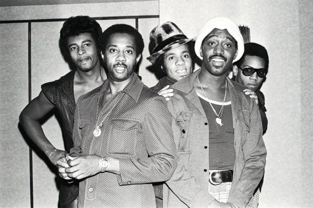 Archivbilder der Woche KW47 The American pop band, the Temptations, at the Lee Gardens Hotel: (front row from left) Melvin Franklin, Otis Williams, (back row from left) Dennis Edwards, Richard Street and Damon Harris. They are in Hong Kong to give performances. EDITORIAL USE ONLY  Copyright: xx MER2015112512474614 ChuxMing-hoix scmpphotos387274