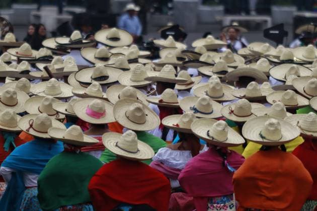 Persons taking part during the military civic parade for the commemoration of the 114th anniversary of the Mexican Revolution at main square Zocalo. on November 20, 2024 in Mexico City, Mexico. Mexico City Mexico - ZUMAe321 20241120_zia_e321_065 Copyright: xCarlosxSantiagox