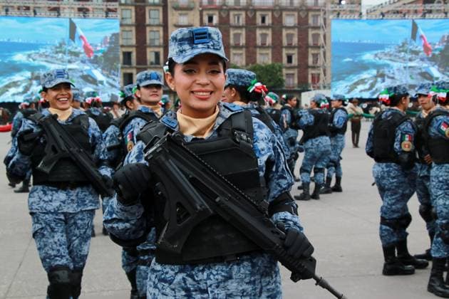 Parade 114th Anniversary Of The Mexican Revolution A woman from the Mexican armed forces poses before the parade for the 114th anniversary of the Mexican Revolution at the Zocalo capital in Mexico City, Mexico, on November 20, 2024. MÃ xico City Mexico  Copyright: xJosexLuisxToralesx originalFilename: torales-notitle241120_nphlb.jpg