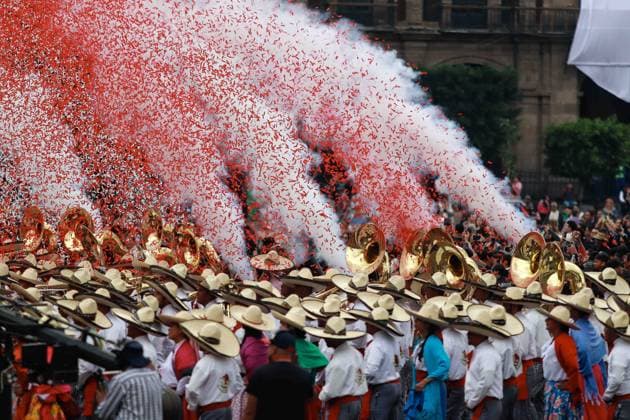 News Bilder des Tages Annual Parade For The Mexican Revolution 114th Anniversary Persons taking part during the military civic parade for the commemoration of the 114th anniversary of the Mexican Revolution at main square Zocalo. on November 20, 2024 in Mexico City, Mexico. Mexico City CDMX Mexico Copyright: xCarlosxSantiagox