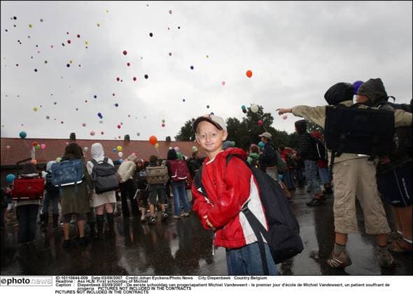 Ass HLN: First schoolday of Michiel Diepenbeek 03 09 2007 - De eerste schooldag van progeriapatient Michiel Vandeweert - le premier jour d ?cole de Michiel Vandeweert, un patient souffrant de progeria Diepenbeek Belgium  Copyright: xJohanxEyckensx
