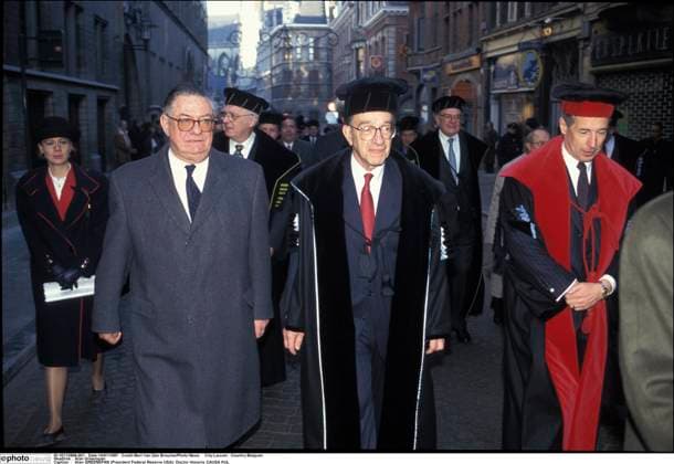 Alan Greenspan Alan GREENSPAN (President Federal Reserve USA): Doctor Honoris CAUSA KUL Leuven Belgium  Copyright: xBertxVanxDenxBrouckex