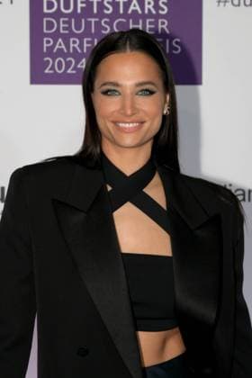 German Perfume Award Duftstars on 21 11 2024 at the Rheinterrasse in Düsseldorf The German Perfume Award Duftstars ceremony will take place on 21 11 2024 at the Rheinterrasse in Düsseldorf Amira Aly Presenter xJFx