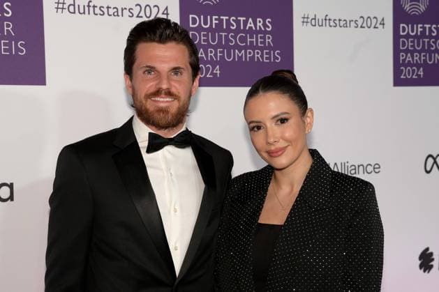 German Perfume Award Duftstars on 21 11 2024 at the Rheinterrasse in Düsseldorf The German Perfume Award Duftstars ceremony will take place on 21 11 2024 at the Rheinterrasse in Düsseldorf Jonas Hofmann footballer , left and his wife Laura Hofmann xJFx