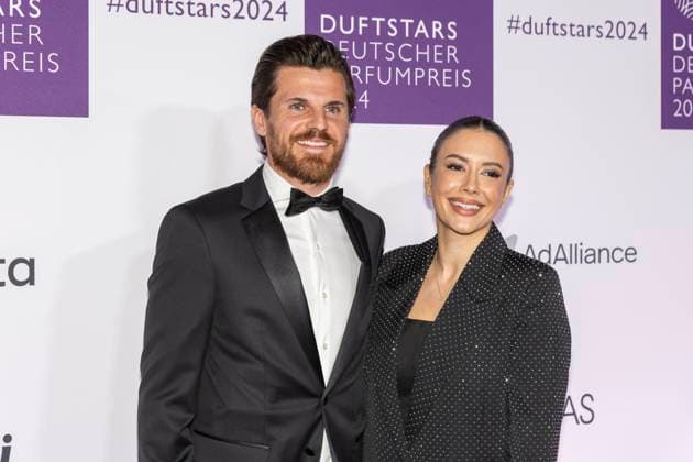 Jonas Hofmann with Laura Hofmann DUFTSTARS 2024 German Perfume Award Presentation of the German Perfume Award DUFTSTARS by the Fragrance Foundation on 21 11 2023, Rheinterrassen, Duesseldorf
