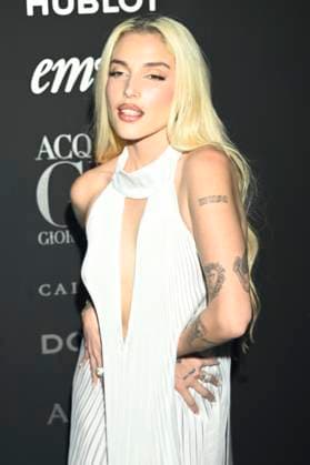 November 21, 2024, Mexico City, Ciudad de Mexico, Mexico: Elena Rose attends the black carpet for GQ Men Of The Year awards at Fronton Bucareli. on November 21, 2024 in Mexico City, Mexico. Mexico City Mexico - ZUMAe321 20241121_zea_e321_138 Copyright: xCarlosxTischler xEyepixxGroupx