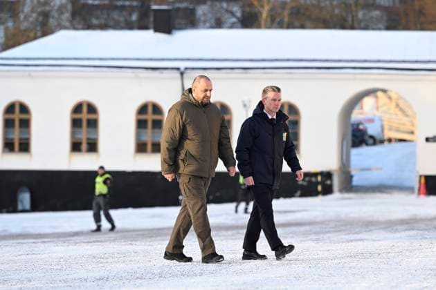 News Themen der Woche KW47 News Bilder des Tages STOCKHOLM, SVERIGE 20241122 Försvarsminister Pal Jonson (M) och Ukrainas försvarsminister Rustem Umjerov under en välkomstceremoni pa Karlbergs slott. STOCKHOLM SVERIGE x10070x *** STOCKHOLM, SWEDEN 20241122 Minister of Defense Pal Jonson M and Ukrainian Minister of Defense Rustem Umjerov during a welcome ceremony at Karlberg Castle STOCKHOLM SWEDEN x10070x  Copyright: xJessicaxGow TTx CEREMONI JONSON OCH UMJEROV wUxzhiDEDi4