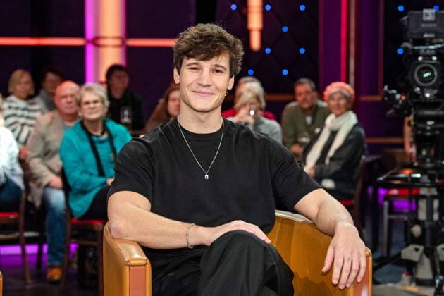 MDR Riverboat singer Wincent Weiss on the occasion of the recording of the MDR talk show Riverboat on 22 11 2024 at Mediacity Leipzig 20241122ADO0001