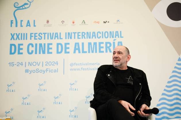 Actor Karra Elejalde unveils the Star in his honor on the Paseo de la Fama in Almería Actor Karra Elejalde gives a press conference after receiving the tribute award Almería, tierra de cine, on November 23rd, 2024 in Almería Andalucía, Spain The Almeria International Film Festival FICAL has awarded the Almería, tierra de cine award to actor Karra Elejalde, who will have his star on the Paseo de la Fama in front of the citys Cervantes Theater 23 NOVEMBER 2024 Marian Leó Almeria Almeria Almeria Spain  Copyright: xMarianxLeonx 6361239