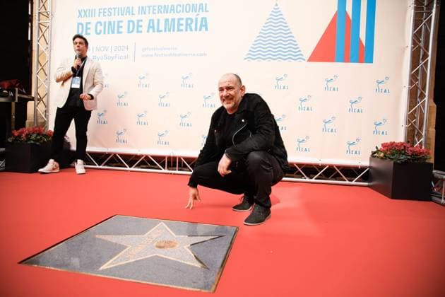 Actor Karra Elejalde unveils the Star in his honor on the Almeria Walk of Fame Actor Karra Elejalde unveils his star on the Almeria Walk of Fame after receiving the tribute award Almeria, land of cinema, on November 23, 2024 in Almeria Andalusia, Spain The Almeria International Film Festival FICAL has awarded the Almeria, tierra de cine award to actor Karra Elejalde, who will have his star on the Walk of Fame in front of the citys Cervantes Theater 23 NOVEMBER 2024 Marian Leó Almeria Almeria Almeria Spain  Copyright: xMarianxLeonx 6361344