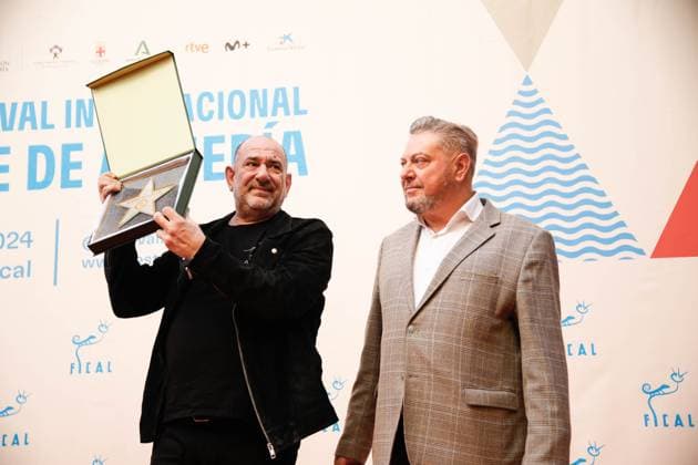 Actor Karra Elejalde unveils the Star in his honor on the Almeria Walk of Fame Actor Karra Elejalde unveils his star on the Almeria Walk of Fame after receiving the tribute award Almeria, land of cinema, on November 23, 2024 in Almeria Andalusia, Spain The Almeria International Film Festival FICAL has awarded the Almeria, tierra de cine award to actor Karra Elejalde, who will have his star on the Walk of Fame in front of the citys Cervantes Theater 23 NOVEMBER 2024 Marian Leó Almeria Almeria Almeria Spain  Copyright: xMarianxLeonx 6361345