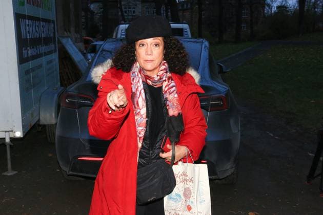 Entertainment Themen der Woche KW47 Entertainment Bilder des Tages Heino - Frieden auf Ewigkeit: Lesung mit Barbara Wussow Erfurt, 23.11..2024 Barbara Wussow bei der Ankunft vor der Lesung Heino - Frieden auf Ewigkeit: Lesung mit Barbara Wussow in der Thomaskirche in Erfurt Thüringen Germany *** Heino Frieden auf Ewigkeit Reading with Barbara Wussow Erfurt, 23 11 2024 Barbara Wussow arriving before the reading Heino Frieden auf Ewigkeit Reading with Barbara Wussow in the Thomaskirche in Erfurt Thuringia Germany Copyright: xMatthiasxGränzdörferx