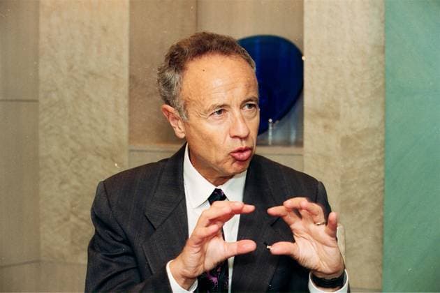 Mr Andrew Grove, Chief Executive Officer (CEO) of United States microprocessor giant Intel Corp, is in Hong Kong before starting a trip to China. Intel recently signed a memorandum of understanding (MOU) with Hongkong Telecom to jointly introduce its ProShare personal conferencing products to the territory. Earlier this year, Intel signed similar MOUs with Ameritech, Bell Atlantic, MIC, Australia Telecom, Deutsche Bundespost Telekom and AT & T to develop advanced network and personal conferencing products for businesses. EDITORIAL USE ONLY  Copyright: xx MER2016052310171637 PostxStaffxPhotographerx scmpphotos432953
