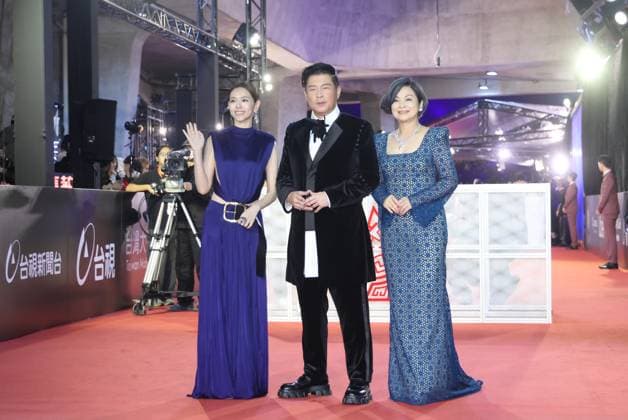 61st Taiwan Film Golden Horse Awards TAIPEI, CHINA - NOVEMBER 24, 2024 - Actors Tom Lin and Yu-chiao Hsia and Kuei-Mei Yang pose on the red carpet at the 61st Taiwan Film Golden Horse Awards in Taipei, Taiwan Province, China, November 24, 2024. Taipei Taiwan China  Copyright: xCFOTOx i1732415178816