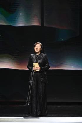 61st Taiwan Film Golden Horse Awards TAIPEI, CHINA - NOVEMBER 24, 2024 - Actors receive trophies at the 61st Taiwan Film Golden Horse Awards in Taipei, Taiwan province, China, Nov 24, 2024. Taipei Taiwan China  Copyright: xCFOTOx i1732415762528