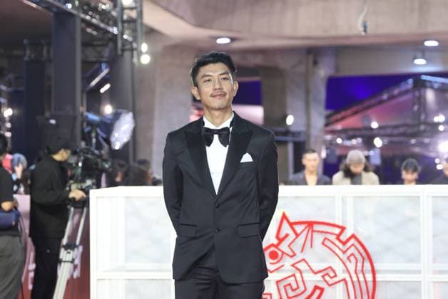 61st Taiwan Film Golden Horse Awards TAIPEI, CHINA - NOVEMBER 24, 2024 - Acotrs pose on the red carpet at the 61st Taiwan Film Golden Horse Awards in Taipei, Taiwan province, China, November 24, 2024. Taipei Taiwan China  Copyright: xCFOTOx i1732415261710