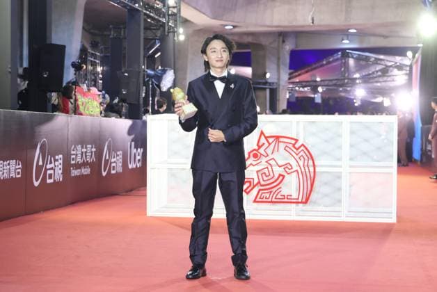 61st Taiwan Film Golden Horse Awards TAIPEI, CHINA - NOVEMBER 24, 2024 - Acotrs pose on the red carpet at the 61st Taiwan Film Golden Horse Awards in Taipei, Taiwan province, China, November 24, 2024. Taipei Taiwan China  Copyright: xCFOTOx i1732415262008