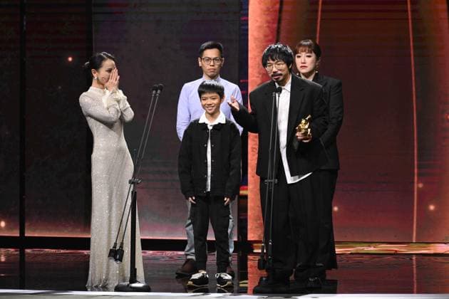 61st Taiwan Film Golden Horse Awards TAIPEI, CHINA - NOVEMBER 24, 2024 - Actors receive trophies at the 61st Taiwan Film Golden Horse Awards in Taipei, Taiwan province, China, Nov 24, 2024. Taipei Taiwan China  Copyright: xCFOTOx i1732415764462
