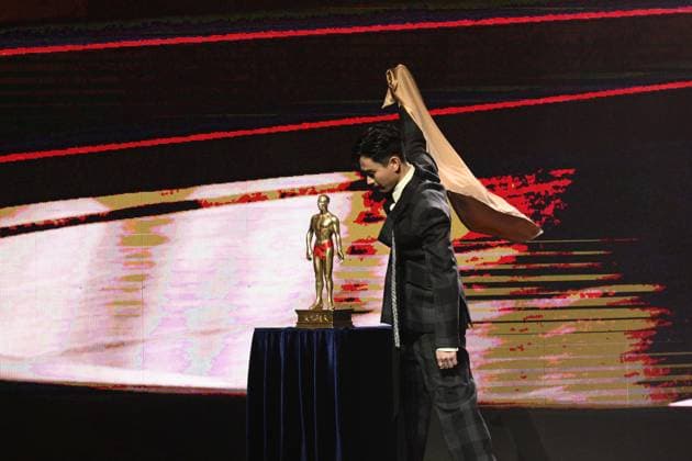 61st Taiwan Film Golden Horse Awards TAIPEI, CHINA - NOVEMBER 24, 2024 - Actors receive trophies at the 61st Taiwan Film Golden Horse Awards in Taipei, Taiwan province, China, Nov 24, 2024. Taipei Taiwan China  Copyright: xCFOTOx i1732415665356