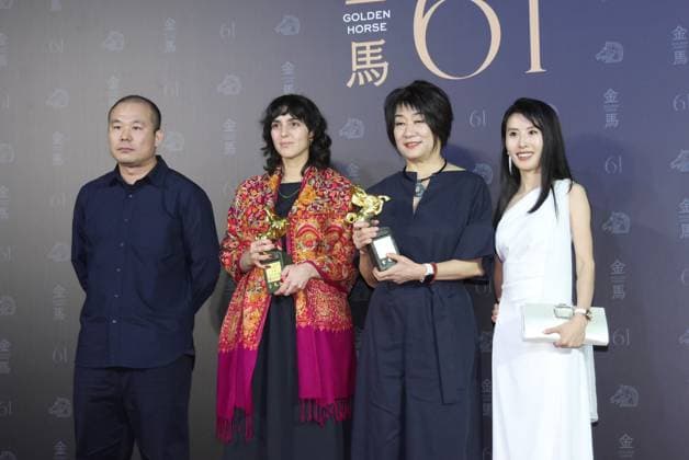 61st Taiwan Film Golden Horse Awards TAIPEI, CHINA - NOVEMBER 24, 2024 - Actors receive trophies at the 61st Taiwan Film Golden Horse Awards in Taipei, Taiwan province, China, Nov 24, 2024. Taipei Taiwan China  Copyright: xCFOTOx i1732415632589
