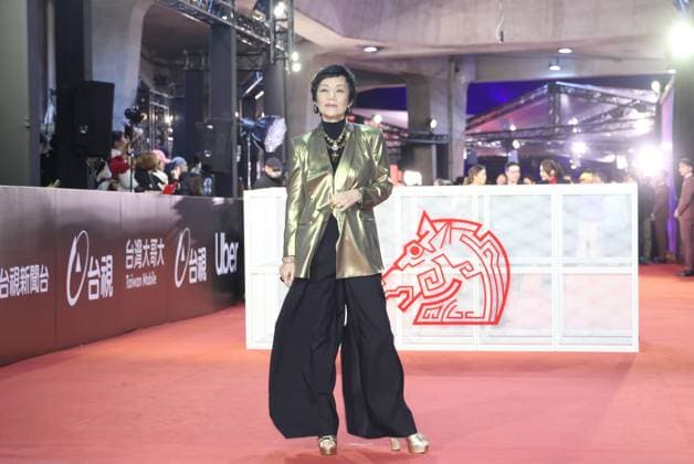 61st Taiwan Film Golden Horse Awards TAIPEI, CHINA - NOVEMBER 24, 2024 - Actress Sylvia Chang poses on the red carpet at the 61st Taiwan Film Golden Horse Awards in Taipei, Taiwan province, China, November 24, 2024. Taipei Taiwan China  Copyright: xCFOTOx i1732415391734
