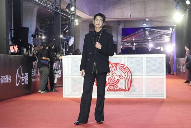 61st Taiwan Film Golden Horse Awards TAIPEI, CHINA - NOVEMBER 24, 2024 - Acto poses at the 61st Taiwan Film Golden Horse Awards in Taipei, Taiwan province, China, November 24, 2024. Taipei Taiwan China  Copyright: xCFOTOx i1732415439443