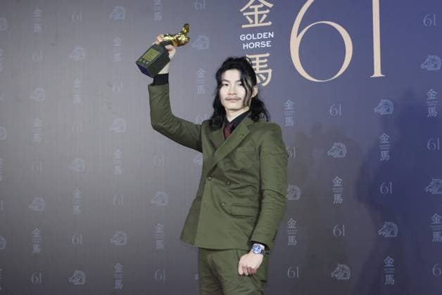 61st Taiwan Film Golden Horse Awards TAIPEI, CHINA - NOVEMBER 24, 2024 - Actors receive trophies at the 61st Taiwan Film Golden Horse Awards in Taipei, Taiwan province, China, Nov 24, 2024. Taipei Taiwan China  Copyright: xCFOTOx i1732415592755