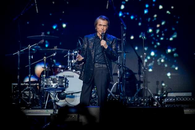 Solidarity concert Music from the heart in support of those affected by the DANA The singer Raphael performs during the solidarity concert Music from the heart, at the WiZink Center, on November 24, 2024, in Madrid Spain Numerous artists have joined to participate in the concert, The money raised from ticket sales and donations from the zero row will go entirely to the platform Som Solidaritat de la Generalitat Valenciana, which will use it to mitigate the ravages of the effects of the storm in Valencia 24 NOVEMBER 2024 A Pé Madrid Madrid Espana  Copyright: xA.xPÃ rezxMecax 6364691