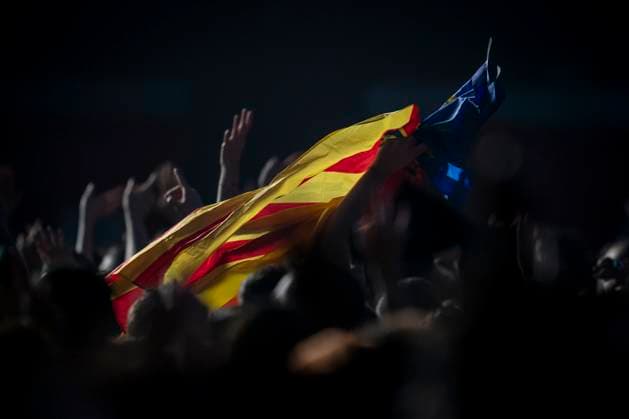 Solidarity concert Music from the heart in support of those affected by the DANA A person holds a flag of the Valencian Community during the solidarity concert Music from the heart, at the WiZink Center, on November 24, 2024, in Madrid Spain Numerous artists have joined to participate in the concert, The money raised from ticket sales and donations from the zero row will go entirely to the platform Som Solidaritat de la Generalitat Valenciana, which will use it to mitigate the effects of the storm in Valencia 24 NOVEMBER 2024 A Pé Madrid Madrid Spain  Copyright: xA.xPÃ rezxMecax 6364710