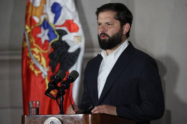 News Themen der Woche KW47 News Bilder des Tages Santiago November 24, 2024 The President of the Republic, Gabriel Boric, participates in a press point after the result of the second round of elections for regional governors Dragomir Yankovic Aton Chile, Santiago Chile Aton 962527  Copyright: DRAGOMIRxYANKOVIC ATONxCHILE
