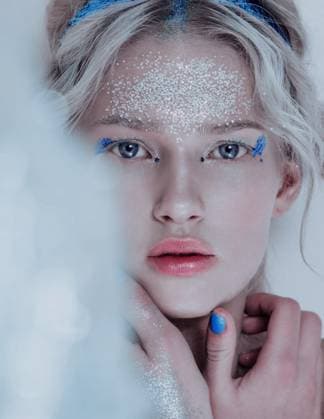Creative Highlights Symbolbilder Beautiful woman portrait with glitter on face, silver white hair and wet skin and glitterr hands, blue headband and blue nails. mermaid Belarus, Mogilev Region, Belarus R_PJWUOI210614A-775406-01 ,model released, Symbolfoto