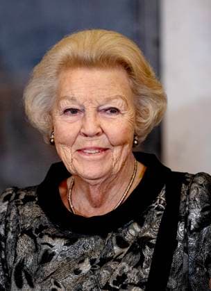 26-11-2024 Amsterdam Princess Beatrix attend the award ceremony of the Erasmus Prize of 150.000 euro to Indian writer Amitav Ghosh (Kolkata, 1956) at the Royal palace in Amsterdam. Â  Copyright: xPPEx