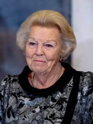 26-11-2024 Amsterdam Princess Beatrix attend the award ceremony of the Erasmus Prize of 150.000 euro to Indian writer Amitav Ghosh (Kolkata, 1956) at the Royal palace in Amsterdam. Â  Copyright: xPPEx