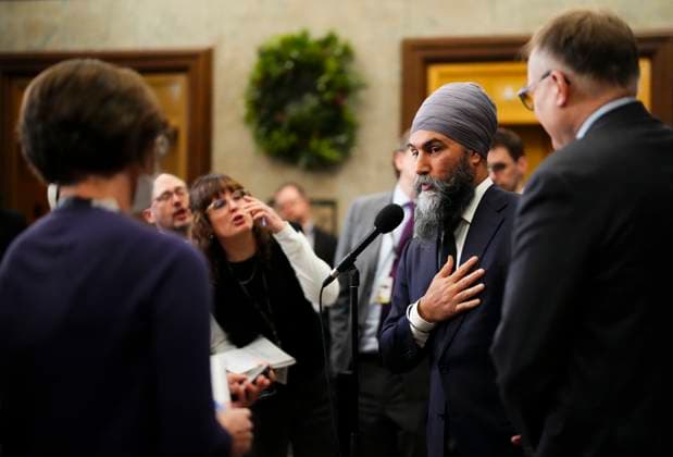 November 27, 2024, Ottawa, On, CAN: NDP Leader Jagmeet Singh speaks to reporters in the foyer of the House of Commons on Parliament Hill in Ottawa on Wednesday, Nov. 27, 2024. Ottawa CAN  - ZUMAc35_ 20241127_zaf_c35_046 Copyright: xSeanxKilpatrickx