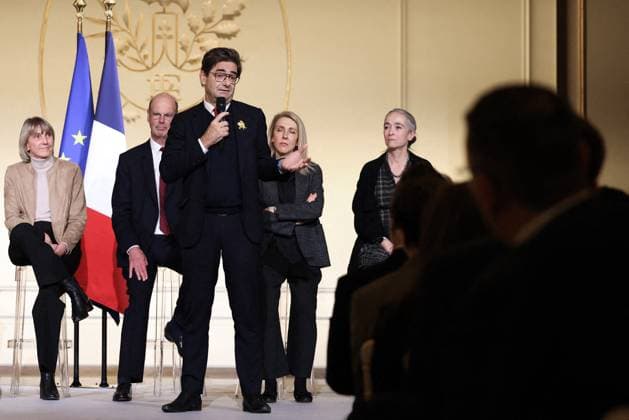 Macron Presides Over Young Talented Entrepreneur Award Ceremony - Paris Nicolas Dufourcq attends the award ceremony for young talented entrepreneurs from immigration suburbs in France at the Elysee Palace in Paris, France on November 27, 2024. Photo by Stephane Lemouton Pool ABACAPRESS.COM Paris France  Copyright: xLemoutonxStephane Pool ABACAx