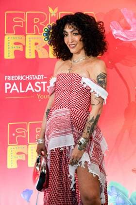 Entertainment Themen der Woche KW48 Bilder des Jahres 2024, Entertainment 11 November Jouana Samia bei der Premiere der Young Show Frida & Frida im Friedrichstadt-Palast. Berlin, 27.11.2024 *** Jouana Samia at the premiere of the Young Show Frida Frida at Friedrichstadt Palast Berlin, 27 11 2024 Foto:xM.xBehrensx xFuturexImagex frida_4129