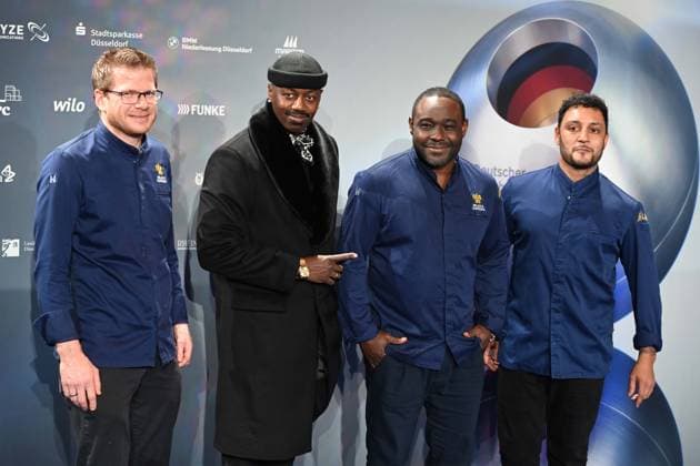 Nelson MUELLER, Müller, 2 v r , chef, with his team Red carpet, red carpet show, arrival, German Sustainability Award ceremony in Duesseldorf on 28 11 2024
