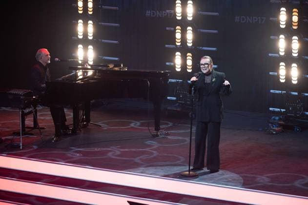 Dani KLEIN, singer, musician, and the band Vaya Con Dios, singing, vocals, concert, German Sustainability Award ceremony in Duesseldorf on 28 11 2024