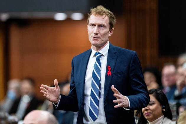 November 28, 2024, Ottawa, On, Canada: Minister of Immigration, Refugees and Citizenship Marc Miller rises to withdraw comments made towards Conservative Leader Pierre Poilievre (not seen) during Question Period in the House of Commons on Parliament Hill in Ottawa, on Thursday, Nov. 28, 2024. Ottawa Canada  - ZUMAc35_ 20241128_zaf_c35_067 Copyright: xSpencerxColbyx