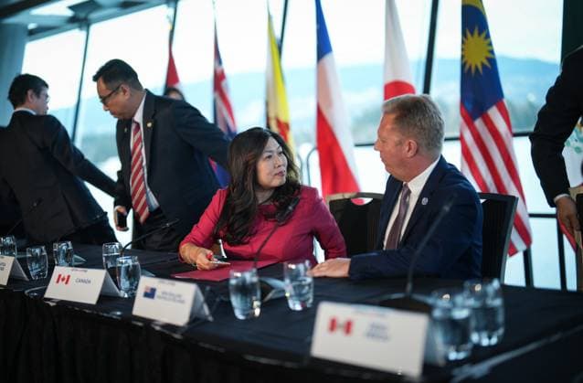 November 28, 2024, Vancouver, Bc, CANADA: Canada s Minister of Export Promotion, International Trade and Economic Development Mary Ng, left, and New Zealand Minister of Trade Todd McClay speak after the closing news conference at the Comprehensive and Progressive Agreement for Trans-Pacific Partnership (CPTPP) commission meeting, in Vancouver, on Thursday, November 28, 2024. Vancouver CANADA - ZUMAc35_ 20241128_zaf_c35_093 Copyright: xDarrylxDyckx