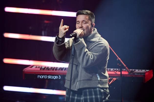 Nico SANTOS, singer, musician, receives the German Sustainability Award, here at his concert, singing, vocals, German Sustainability Award ceremony in Duesseldorf on 28 11 2024