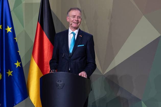 28 11 2024, Bundeswehr and Society Award Award ceremony 2024 at the Paul Löbe Haus of the German Bundestag in Berlin The Honorary Managing Director of the German Association of Towns and Municipalities, Dr. Gerd Landsberg, welcoming the award winners and guests Berlin