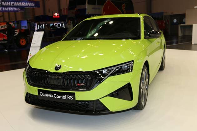 Skoda Octavia Combi RS 2 0 TSI DSG, 56 Essen Motor Show 2024 30 11 08 12 2024, Press day 29 11 2024 , Auto, Automobilmesse, Ausstellung für sportliche Autos Tuning Motorsport und Oldtimer, Messe Essen, Essen D