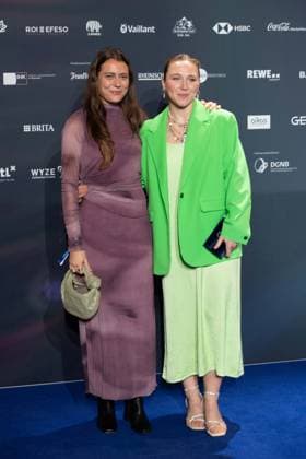 Nike LORENZ, right, field hockey player, companion not identified, German Sustainability Award ceremony in Duesseldorf on 29 11 2024