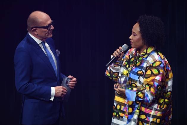 Emeli SANDE, right, singer, receives the honorary award of the German Sustainability Award, left Stefan SCHULZE HAUSMANN, Chairman of the Board of the German Sustainability Award Foundation German Sustainability Award ceremony in Duesseldorf on 29 11 2024