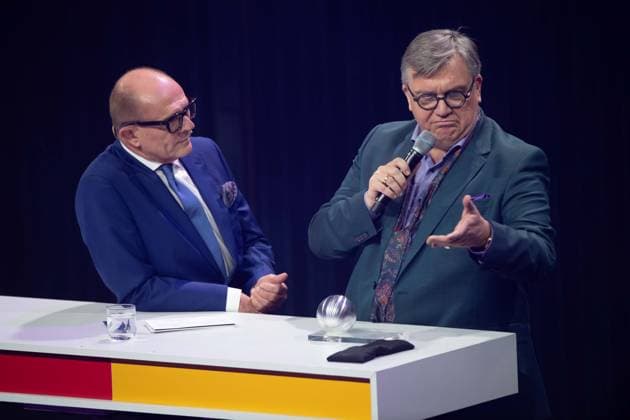 Hape KERKELING, entertainer, right, receives the honorary award of the German Sustainability Award, left Stefan SCHULZE HAUSMANN, Chairman of the Board of the German Sustainability Award Foundation German Sustainability Award ceremony in Duesseldorf on 29 11 2024