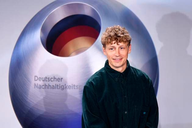 Entertainment Themen der Woche KW48 Bilder des Jahres 2024, Entertainment 11 November Entertainment Bilder des Tages Sänger Tim Bendzko bei der Verleihung des Deutschen Nachhaltigkeitspreis im Maritim Hotel Düsseldorf. Düsseldorf, 29.11.2024 NRW Deutschland *** Singer Tim Bendzko at the German Sustainability Award ceremony at the Maritim Hotel Düsseldorf Düsseldorf, 29 11 2024 NRW Germany Copyright: xChristophxHardtx