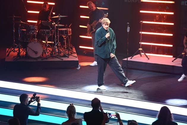 Tim BENDZKO, singer, musician, singing, concert, German Sustainability Award ceremony in Duesseldorf on 29 11 2024
