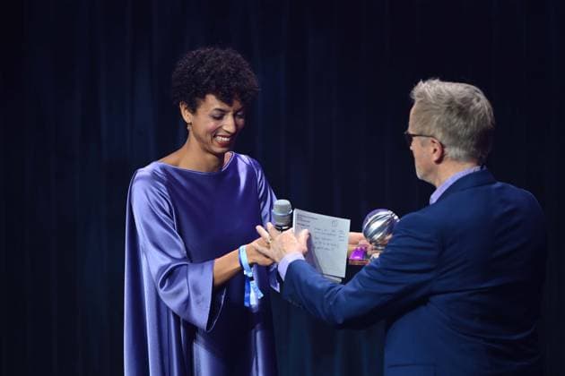 Malaika MIHAMBO, long jumper, receives the honorary prize of the German Sustainability Award, on the right Norbert KOENIG, King, presenter, German Sustainability Award ceremony in Duesseldorf on 29 11 2024